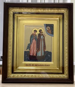 Икона «Петр и Феврония» в резном киоте Черноголовка